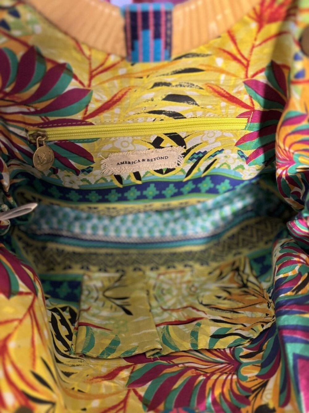 Woven Tote With Beaded Pineapple Wooden Circular Handles Colorful Fabric Lining - Picture 5 of 16